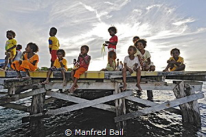 Arborek, Raja-Ampat Inseln, West-Papua, Indonesien by Manfred Bail 